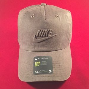 Nike adjustable dad hat